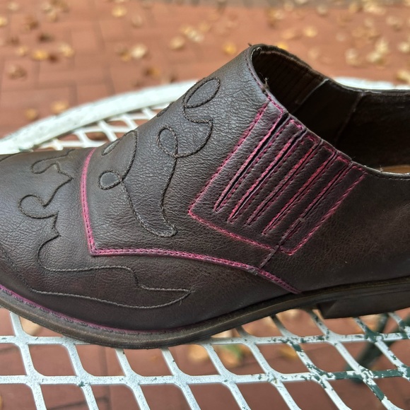 air Madeline Boots - Picture 2 of 7